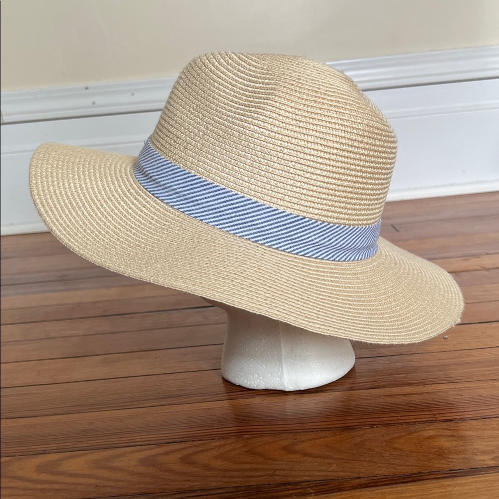 Banana Republic Classic Preppy Straw Vacation Sun Hat | Striped Seersucker Band - Picture 3 of 8